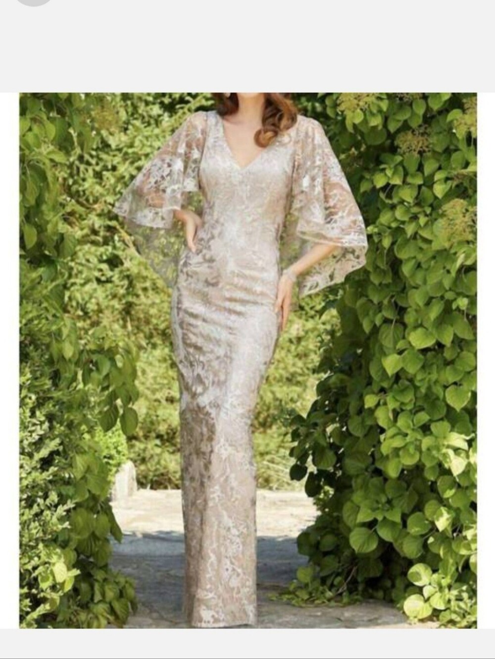 MGNY SIZE 10 Elegant Metallic Lace V-Neck Evening Dress - Champagne $624